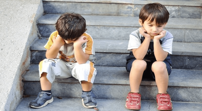 2 kids feel sad